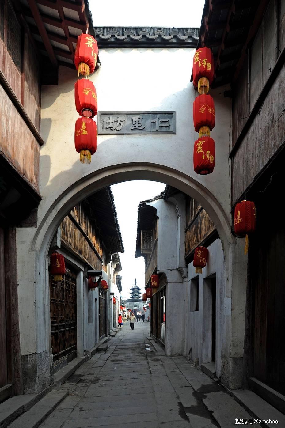 为什么《狗剩快跑》开播即火,收视和口碑都双高,爆款密码已找到